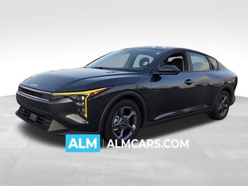 Used 2025 Kia K4 LXS image 1