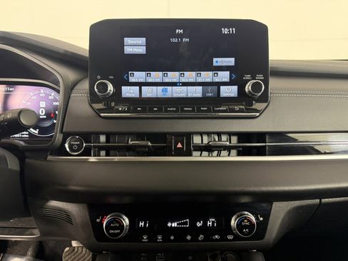 Used 2024 Mitsubishi Outlander SEL image 18