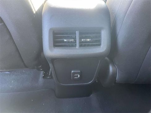 Used 2021 Chevrolet Equinox LT image 11