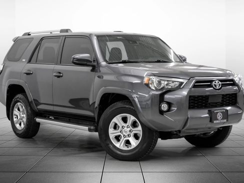 Used 2020 Toyota 4Runner SR5 AWD/4WD image 6