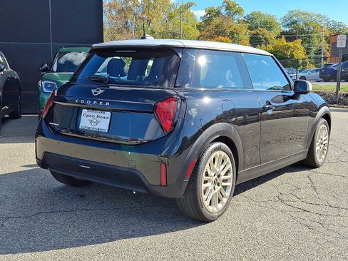 Used 2025 MINI Cooper 2-Door Hardtop image 6