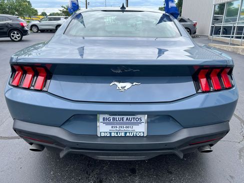 Used 2024 Ford Mustang Coupe RWD image 4