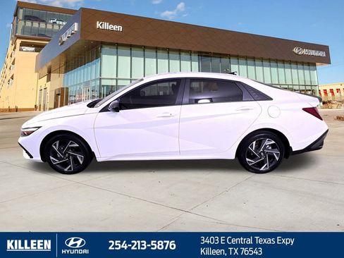 Used 2025 Hyundai Elantra Sport image 5