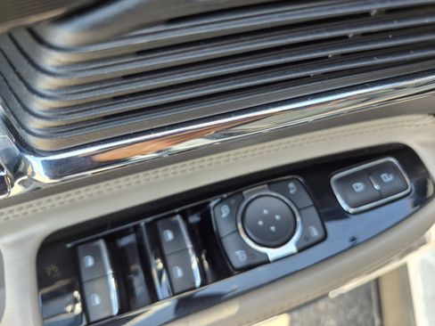 Used 2021 Lincoln Corsair FWD image 13