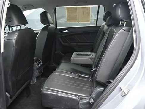 Used 2024 Volkswagen Tiguan SE FWD image 13