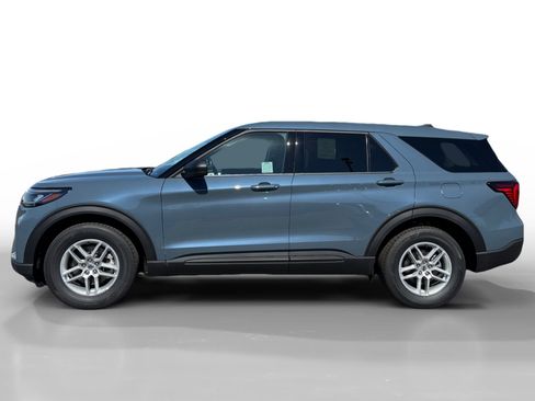 New 2026 Ford Explorer Active RWD image 2