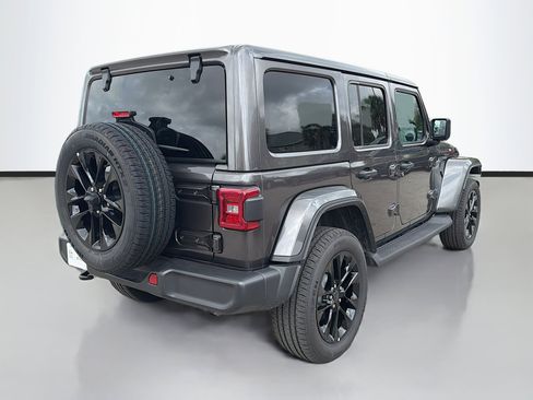 Used 2025 Jeep Wrangler Sahara image 3