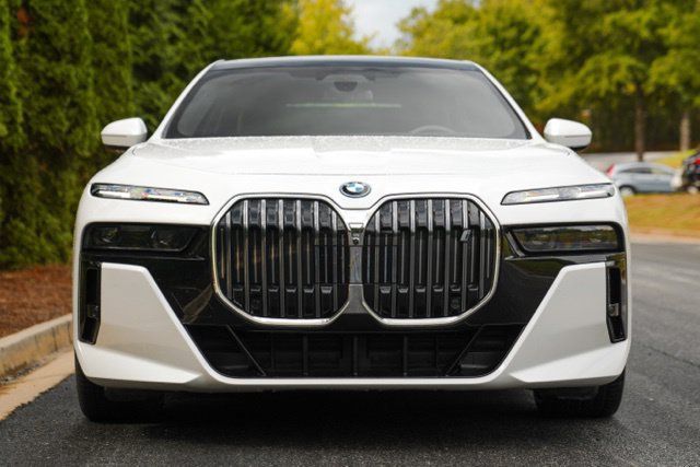 Used 2024 BMW i7 xDrive60 AWD/4WD image 16