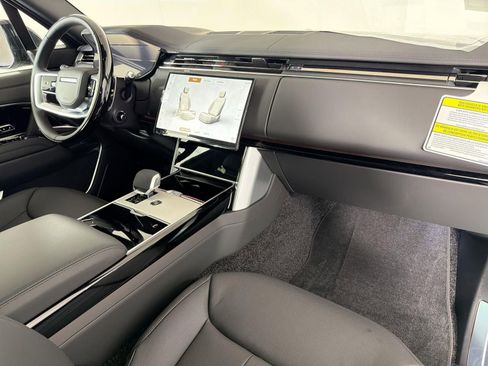 New 2026 Land Rover Range Rover Long Wheelbase SE AWD/4WD image 34