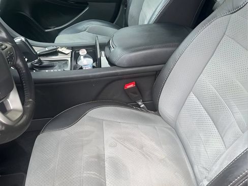 Used 2017 Ford Taurus SHO w/ Driver Assist Package AWD/4WD image 9
