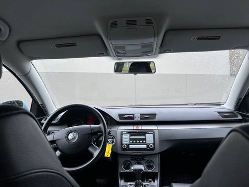 Used 2008 Volkswagen Passat 2.0T FWD image 11