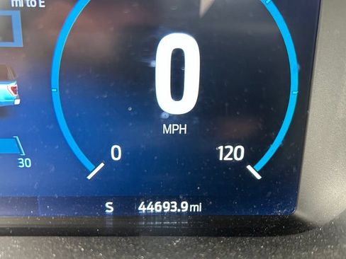 Used 2022 Ford F150 Lariat w/ Equipment Group 502A High AWD/4WD image 16