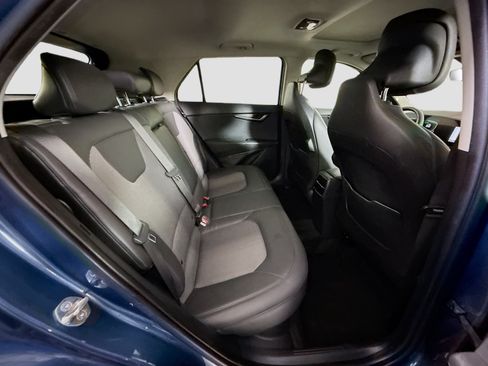Used 2024 Kia Niro EX Touring FWD image 27
