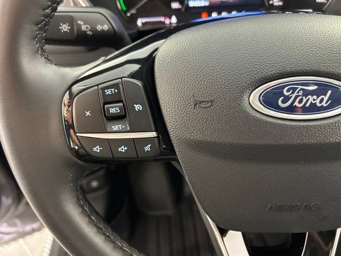 Used 2022 Ford Escape SE w/ Cold Weather Package FWD image 16