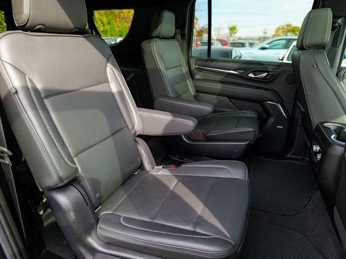 Used 2022 GMC Yukon XL Denali image 32