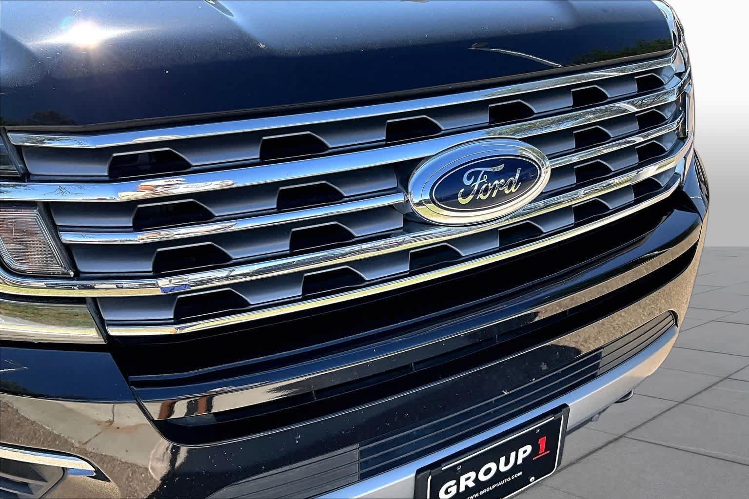 Used 2019 Ford Expedition Max Limited w/ Driver Assistance Package AWD/4WD image 37