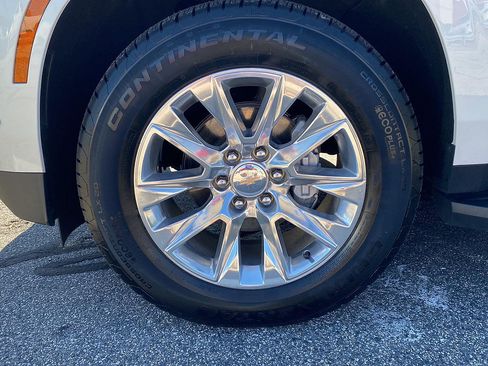 Used 2025 Chevrolet Tahoe Premier AWD/4WD image 11