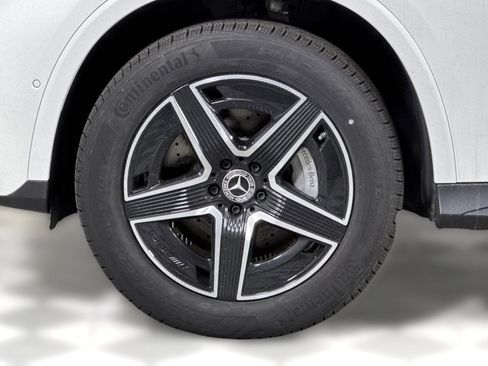 New 2025 Mercedes-Benz GLC 350e 4MATIC image 11