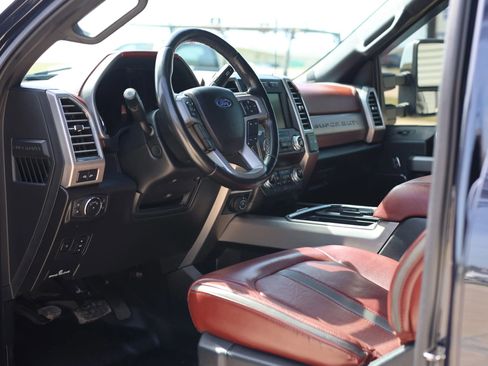 Used 2021 Ford F350 Platinum w/ Tremor Off-Road Package image 19