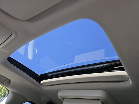 New 2026 Honda Odyssey Touring image 3