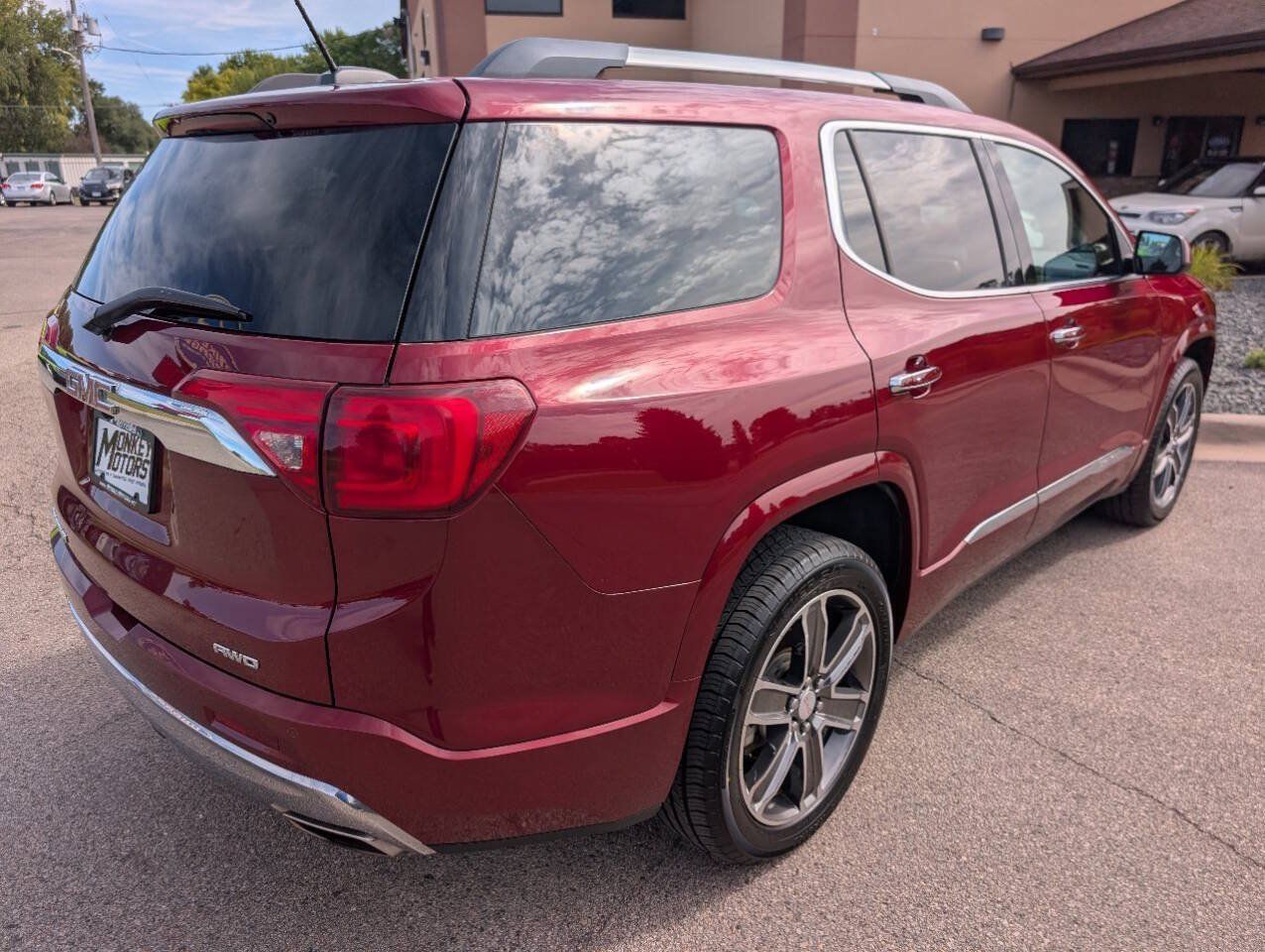 Used 2017 GMC Acadia Denali w/ Technology Package AWD/4WD image 8