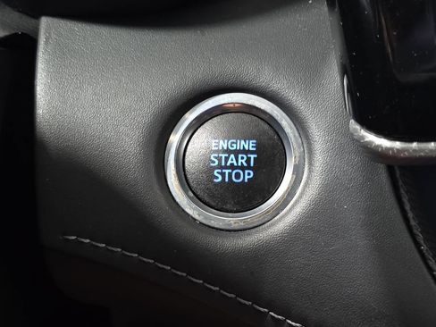 Used 2021 Toyota Highlander Platinum FWD image 21