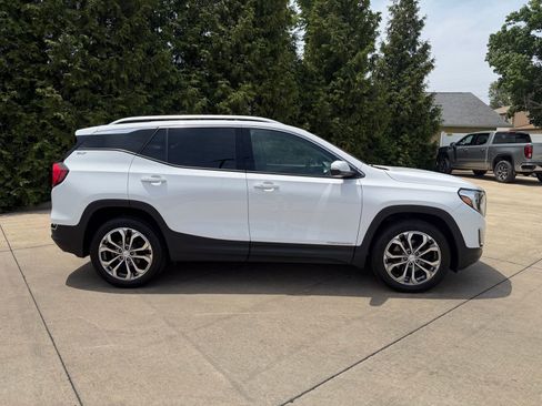 Used 2019 GMC Terrain SLT w/ Preferred Package AWD/4WD image 2
