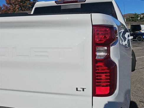 Used 2021 Chevrolet Silverado 1500 LT w/ Z71 Off-Road Package image 34