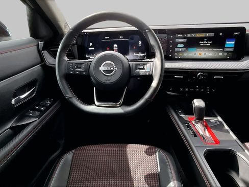 Used 2025 Nissan Kicks SR w/ SR Premium Package AWD/4WD image 6