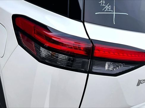 Used 2024 Nissan Pathfinder SL w/ SL Premium Package image 26