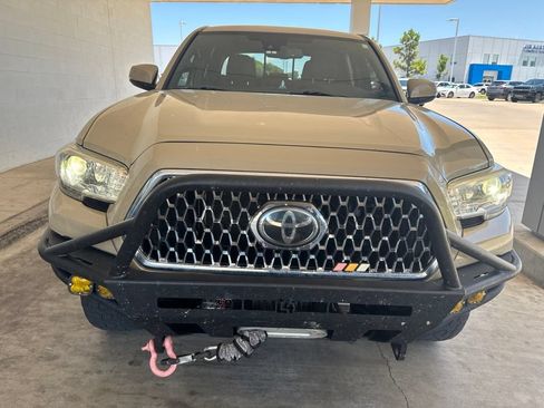 Used 2019 Toyota Tacoma TRD Off-Road AWD/4WD image 2