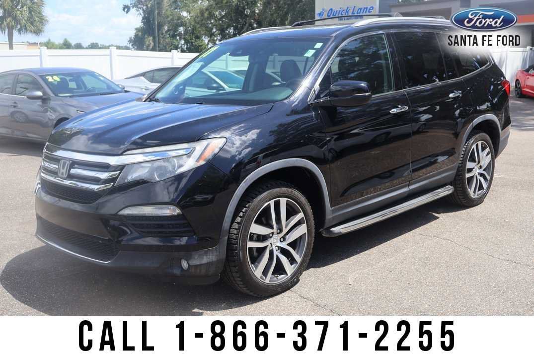 Used 2017 Honda Pilot Touring image 2