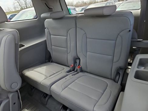 Used 2023 GMC Acadia SLT w/ Preferred Package image 14