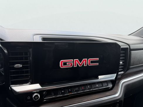 Used 2023 GMC Sierra 1500 SLT w/ SLT Premium Package AWD/4WD image 27
