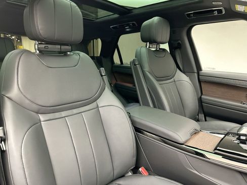 Used 2024 Land Rover Range Rover Sport SE AWD/4WD image 11