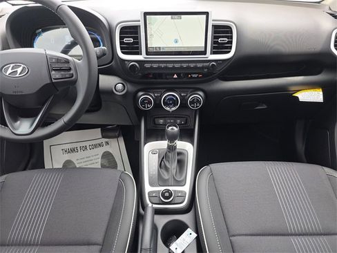 New 2025 Hyundai Venue Limited image 12