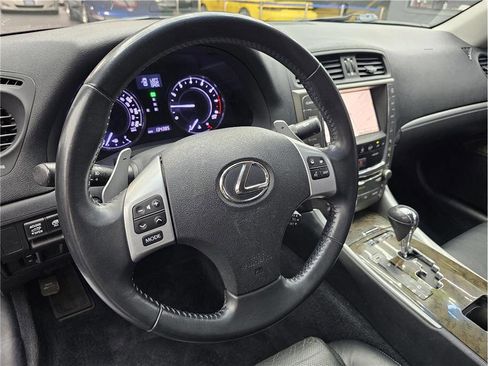 Used 2011 Lexus IS 250C image 10
