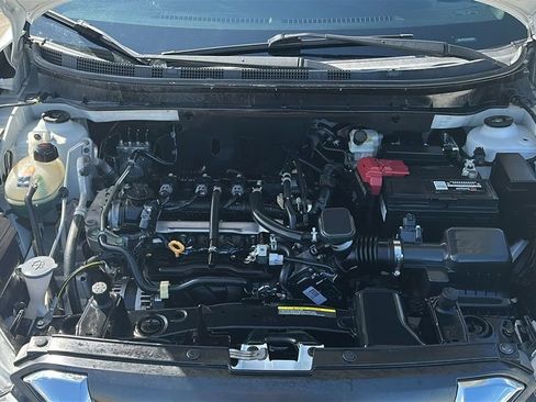 Used 2018 Nissan Kicks SV FWD image 4