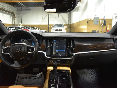 Used 2017 Volvo S90 T6 Momentum w/ Vision Package image 38