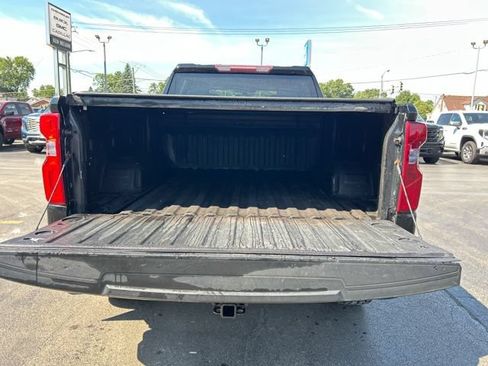 Used 2019 Chevrolet Silverado 1500 Custom Trail Boss w/ Custom Convenience Package AWD/4WD image 8
