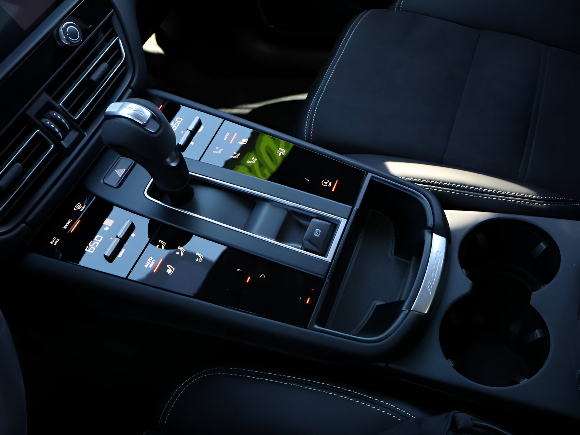 Certified 2026 Porsche Macan GTS AWD/4WD image 24