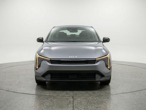 Used 2025 Kia K4 LXS image 2