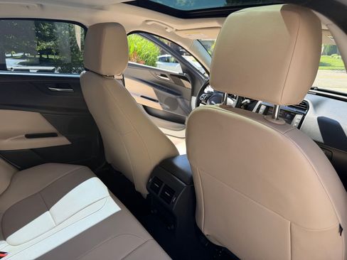 Used 2017 Jaguar XE RWD image 20