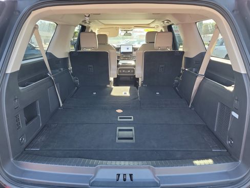 Used 2024 Ford Expedition Max Limited image 14
