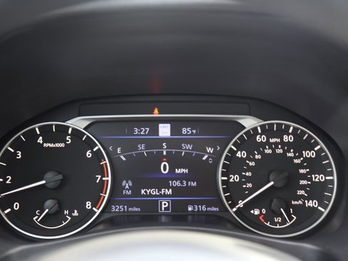 Used 2025 Nissan Altima 2.5 SL FWD image 8