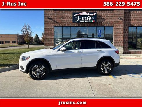 Used 2018 Mercedes-Benz GLC 300 4MATIC image 1