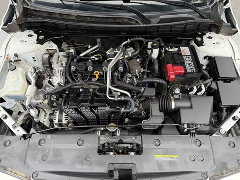 Used 2024 Nissan Altima 2.5 SR FWD image 12