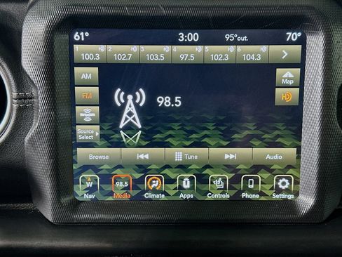 Used 2023 Jeep Wrangler Unlimited Sahara w/ Cold Weather Group AWD/4WD image 21