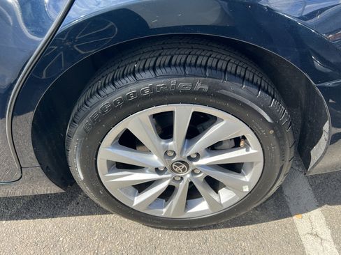 Used 2021 Toyota Camry LE FWD image 9