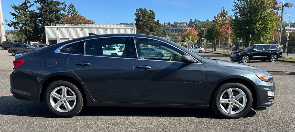 Used 2021 Chevrolet Malibu LS FWD image 4
